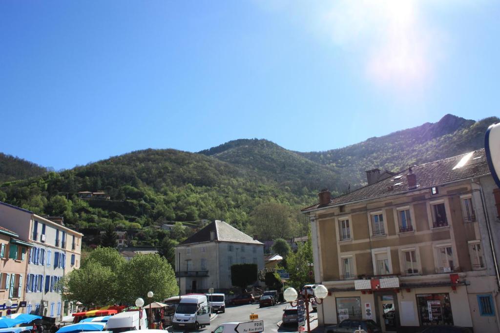 Hotel Le Bellevue Tarascon-sur-Ariege Exterior photo