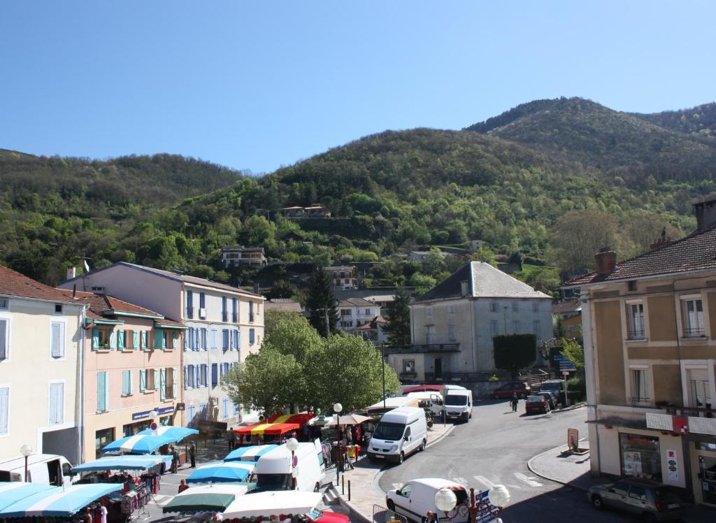 Hotel Le Bellevue Tarascon-sur-Ariege Exterior photo