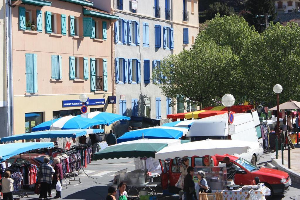 Hotel Le Bellevue Tarascon-sur-Ariege Exterior photo